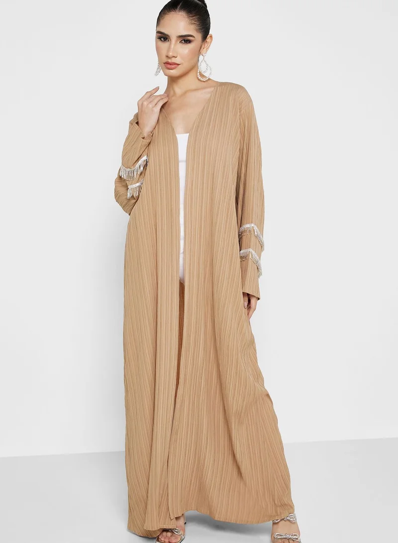 Khizana Textured Abaya With Sheila