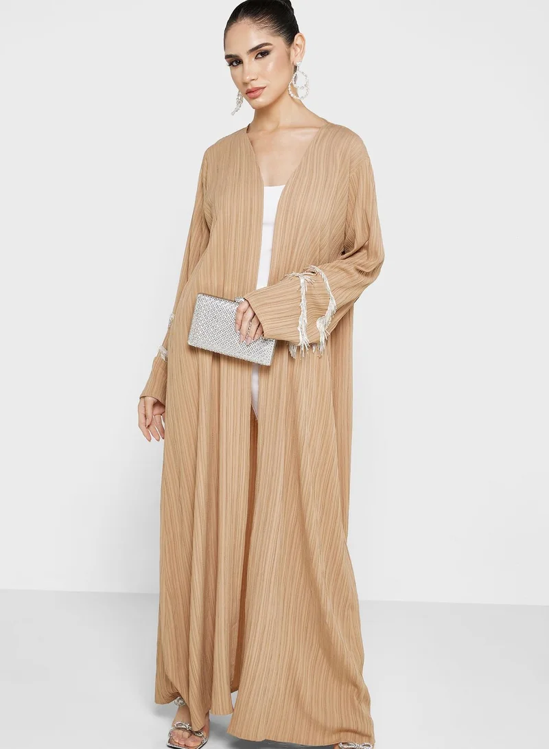 Khizana Textured Abaya With Sheila