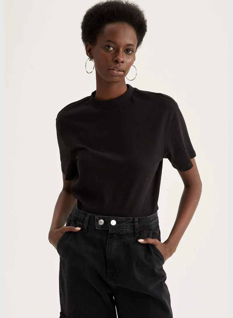 DeFacto Woman Regular Fit Crew Neck Knitted Short Sleeve T-Shirt