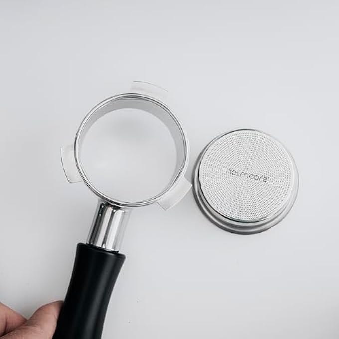 نورمكور سلة فلتر عالية الدقة بقطر 54 مم، سلة فلتر بورتافلتر 18 جرام لآلات إسبرسو بريفيلي سيج بقطر 54 مم، سمك 0.8 مم، تأتي مع شاشة بوك بقطر 533 مم، فلاتر ورق إسبرسو - Image 5