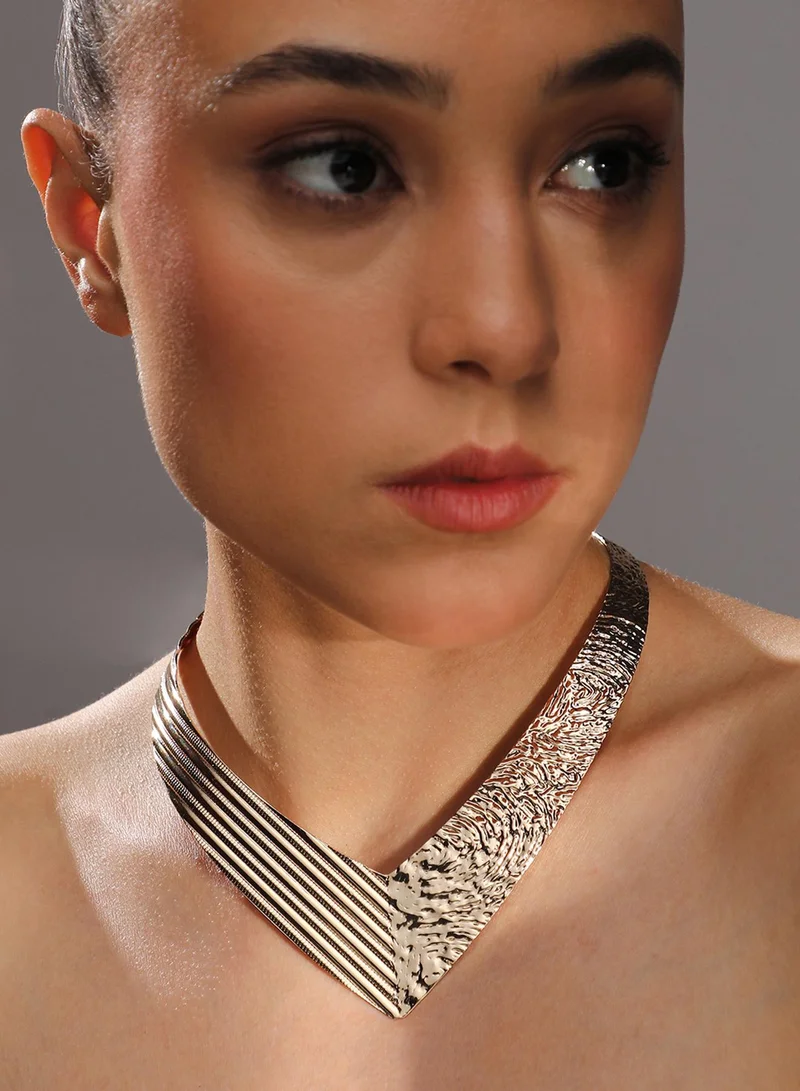 SOHI Ribbed Statement Artificial Necklace Jewellery