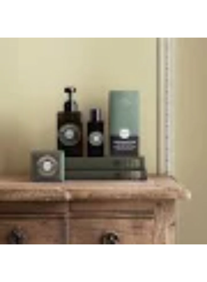 Castelbel Gentlemen's Club Oud & Bergamot Hand & Body Wash 450ml - Image 1