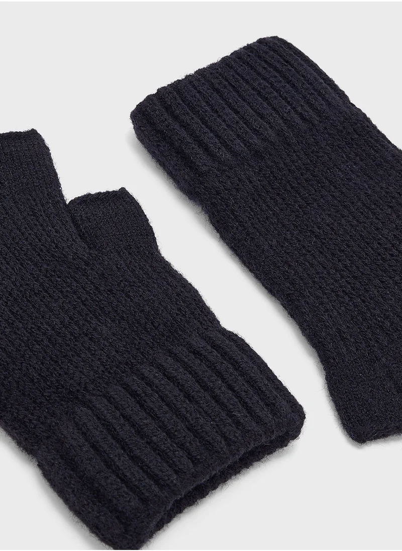Seventy Five Knitted Half Finger Gloves