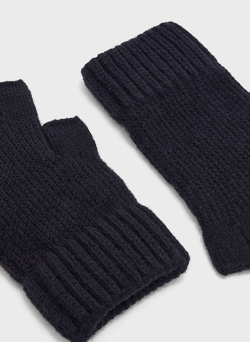 Seventy Five Knitted Half Finger Gloves - Image 4
