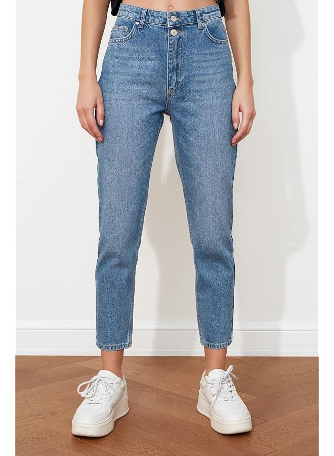 ترينديول بنطلون جينز نسائي أزرق بأزرار مزدوجة وخصر مرتفع (عبوة من قطعة واحدة) - Image 3