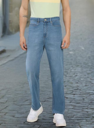 جينز رجالي أزرق فاتح بقصة ضيقة مع إغلاق بأزرار وسحاب - pzsku/Z4320B8EDE8D84AE3C3C8Z/45/1744191861/34bb7a4c-287a-4378-95f6-9c7e19d2293b
