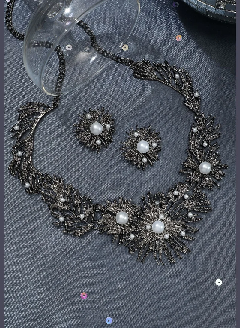 SOHI Silver Plated Designer Party Necklace and Earring Set For Women
