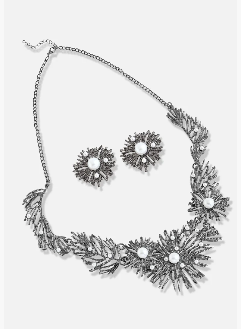 SOHI Silver Plated Designer Party Necklace and Earring Set For Women