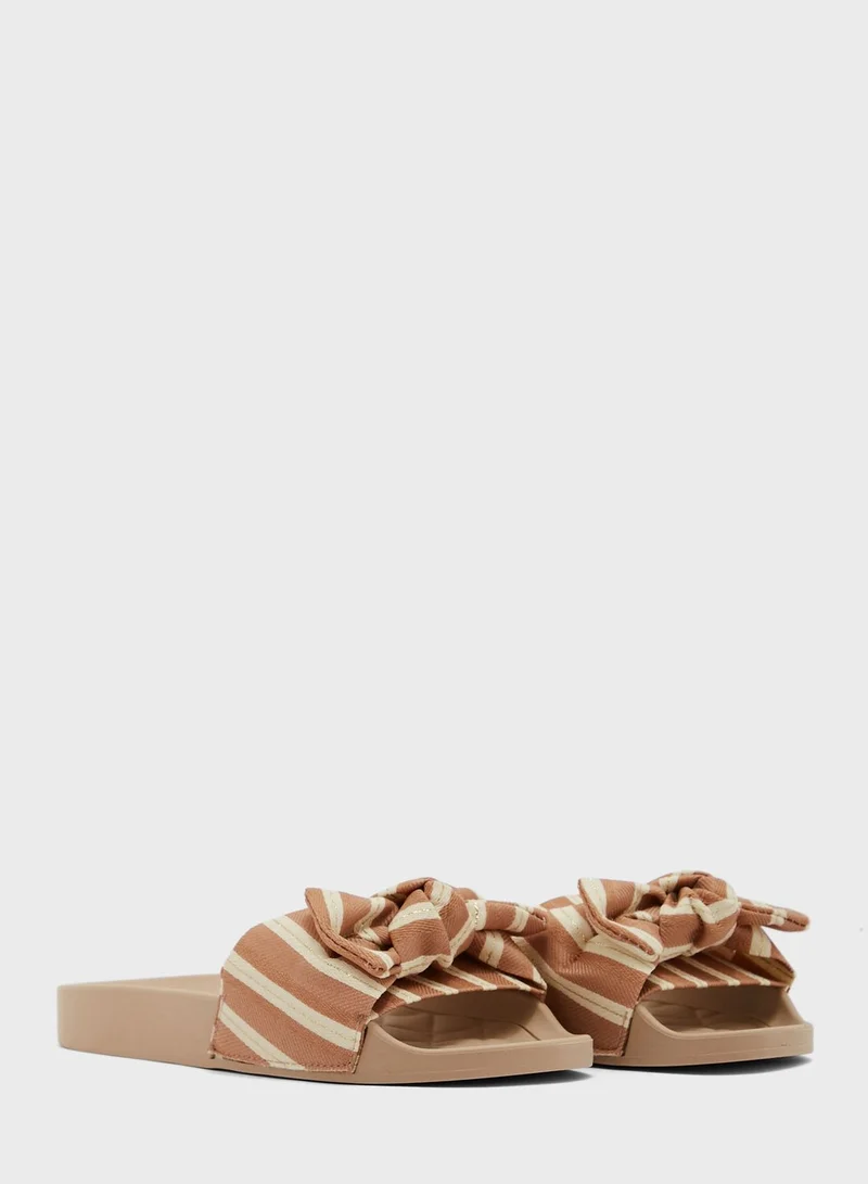 MOLECA Jalisa Flat Sandals