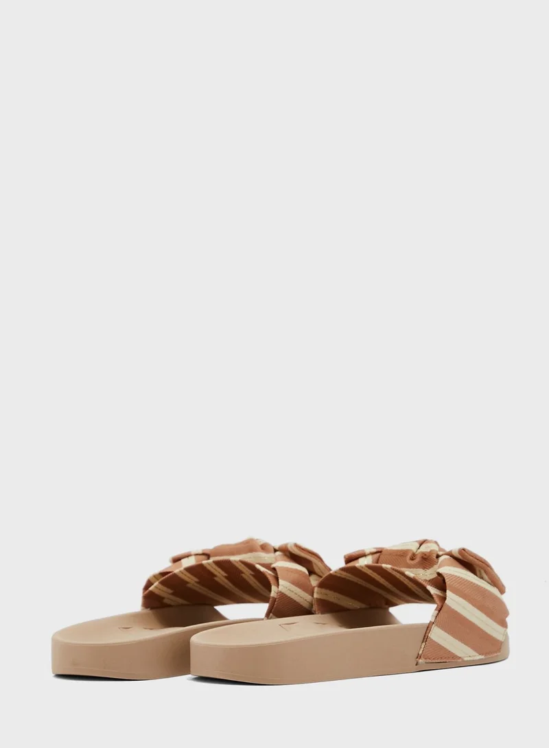 MOLECA Jalisa Flat Sandals