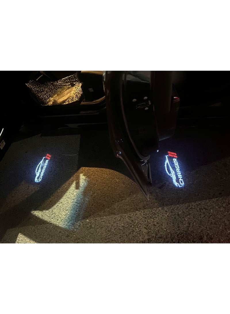 دودج بالاصدار الجديد تميز واضف لابواب سيارتك اضاءه ترحيبه اصلية تحتوي كلمة Charger باضاءة LED قويه وواضحه لسيارات دودج تشارجر موديل 2015-2025 الطلب يحتوي على قطعتين اضاءه سهلة التركيب ويمكن تعديل اتجاه الاضاءه 360 درجة قبل التركيب كما هو موضح في الصور - Image 3