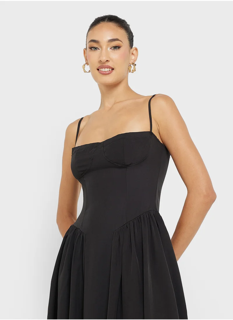جينجر Strappy Corset Bodice Volume Midi Dress