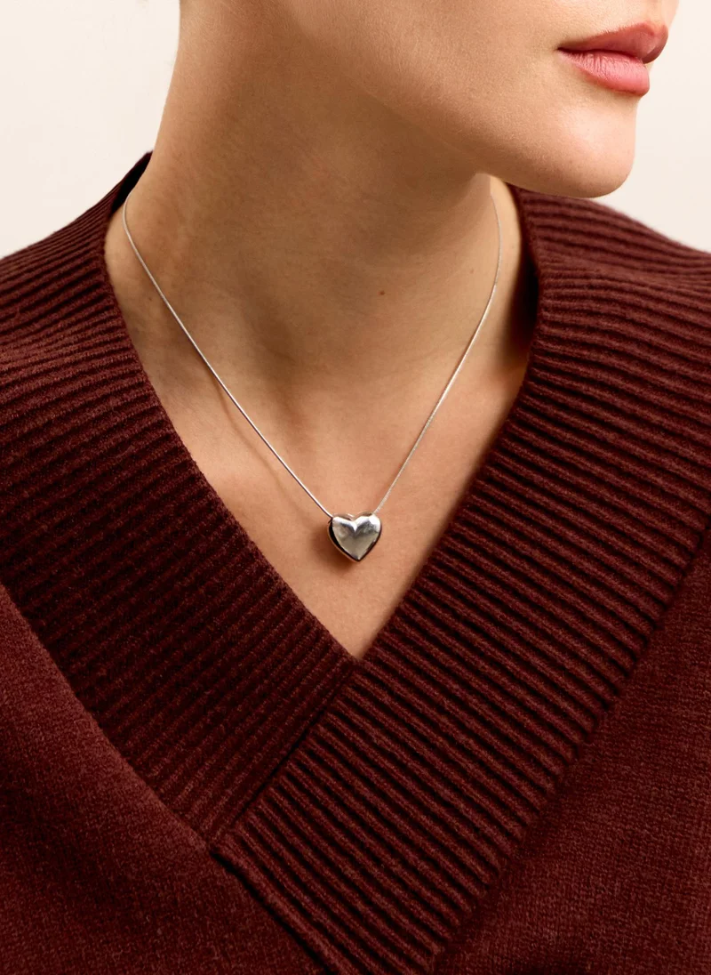 Round chain with heart pendant
