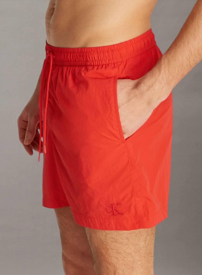 كالفن كلاين جينز شورت سباحة متوسط برباط من النايلون الناعم سي كيه - Image 3