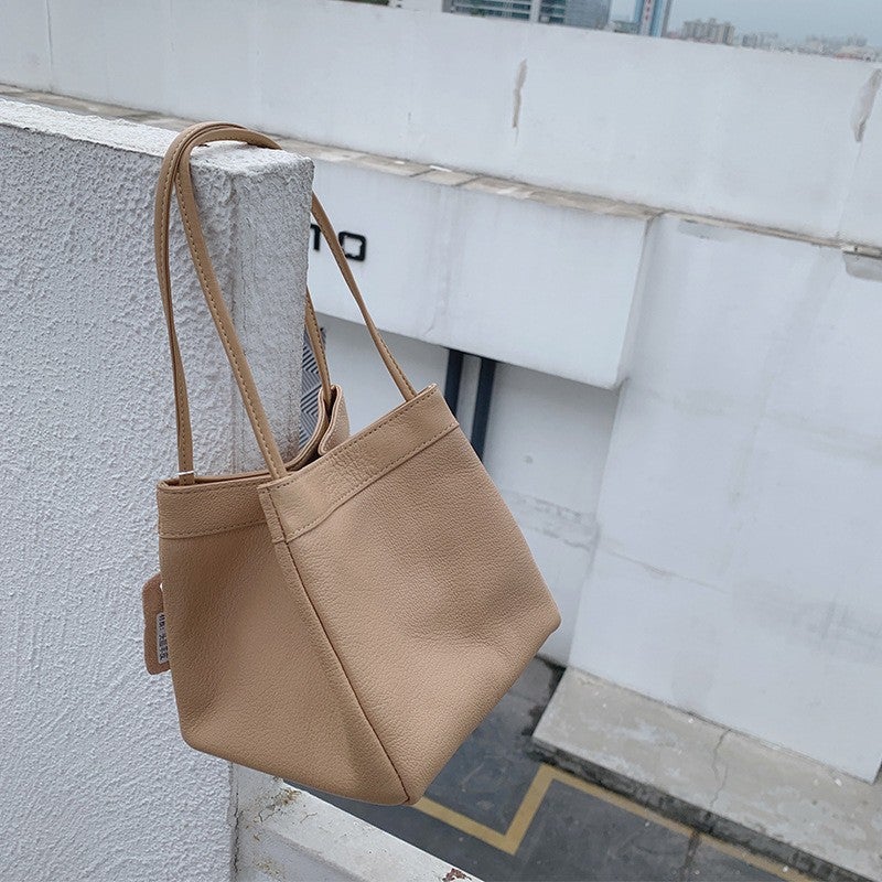 Niche Design Portable Vegetable Basket Large Capacity Commuter Tote Bag Genuine Leather Shoulder Wings Women'S Bag - Image 1