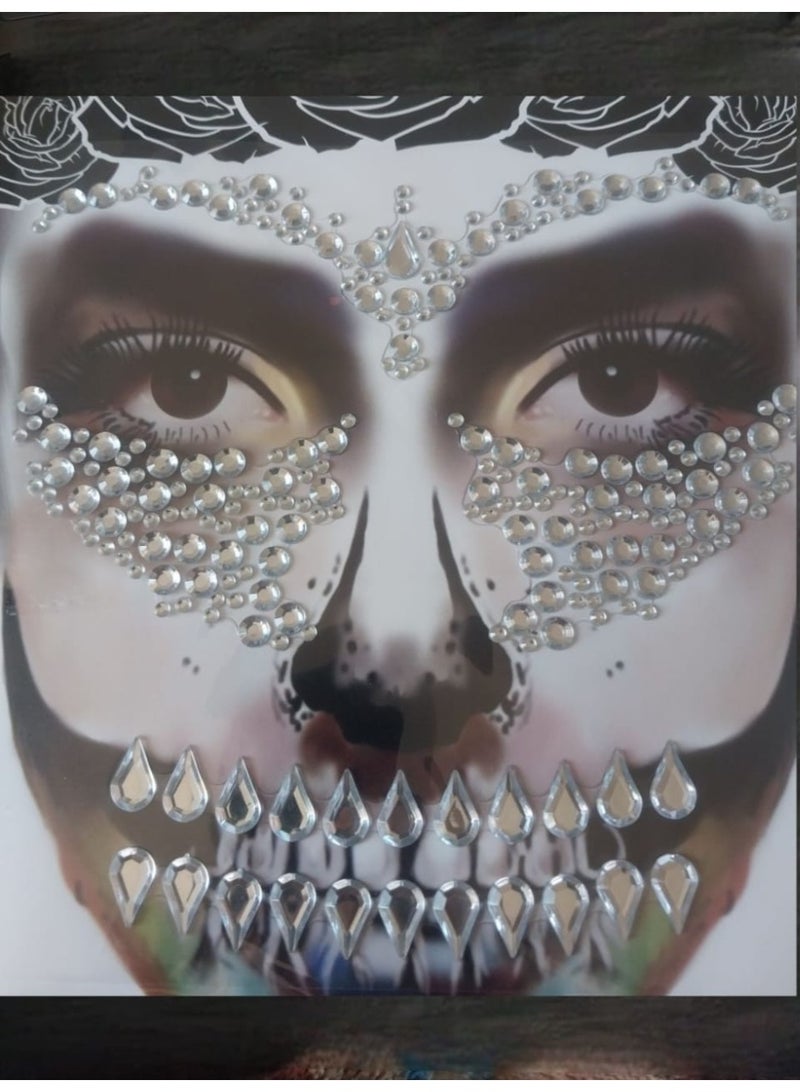تصميم مكياج جمجمة سكرية مرصع بالأحجار – وشم وجه لامع للهالوين واحتفالات يوم الأموات والمهرجانات | إطلالة جمجمة كريستالية متلألئة لعاشقات الجمال القوطي والفخم - Image 2