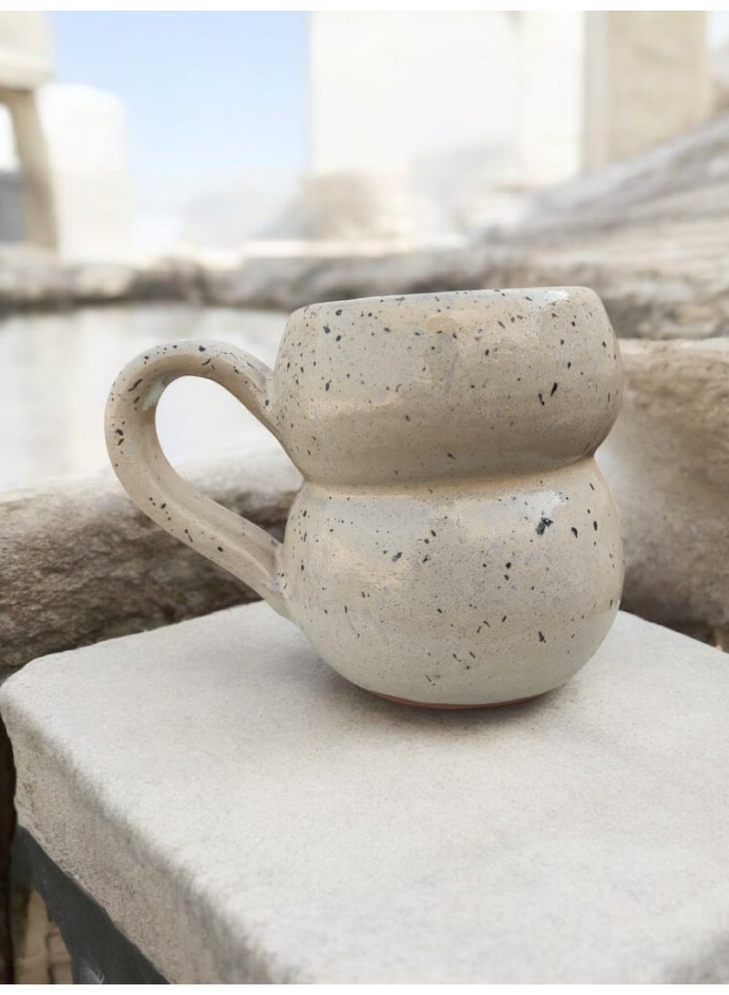 كلور زون بوتري فنجان شاي 200 ملي بشكل مميز ، آمن للاستخدام في الميكروويف، مصنوع يدويًا من الفخار - Image 1