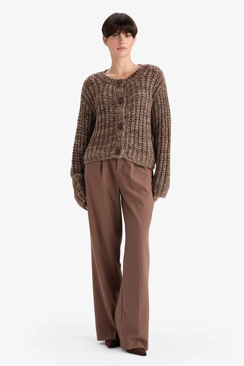 ديفاكتو Oversize Fit Crew Neck Knitwear Cardigan