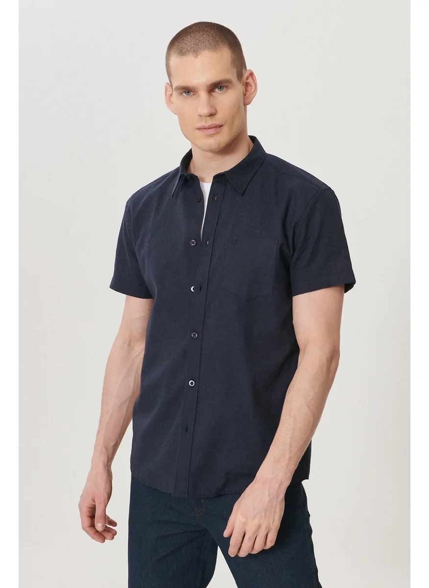 رانجلر Men's Navy Blue Regular Fit Button-Up Collar Short Sleeve Shirt