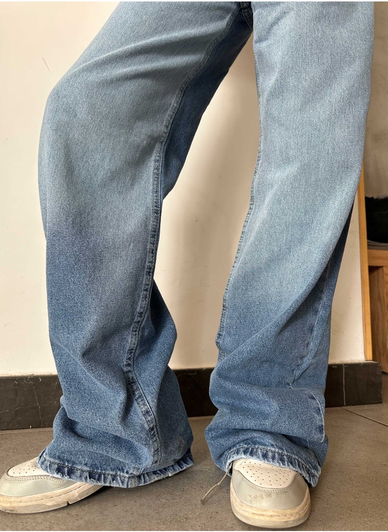 CIZARO - Chill Wide Leg Jeans - Medium Blue Washed Jeans. - Image 1