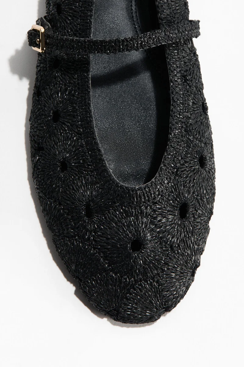 اتش اند ام حذاء باليه ماريا جين من القش