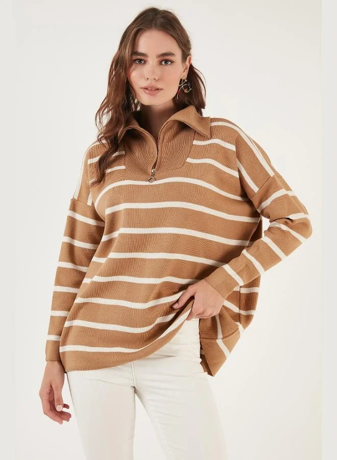 ليلا كنزة نسائية مخططة بنصف سحاب مقاس كبير