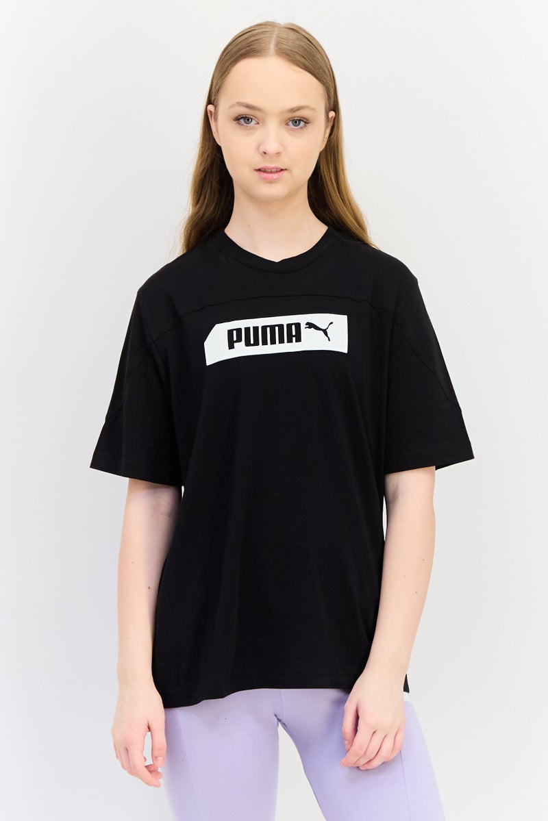 PUMA تي شيرت رياضي نسائي قصير الأكمام في الهواء الطلق، أسود - Image 1