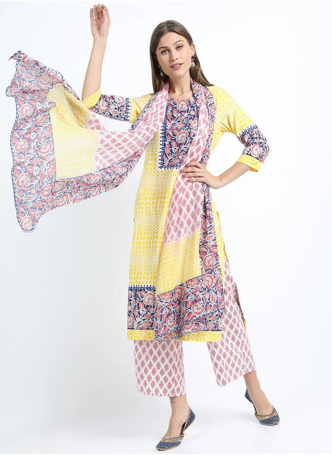 فيشود Women Yellow Printed Kurta Set with Dupatta by Styli