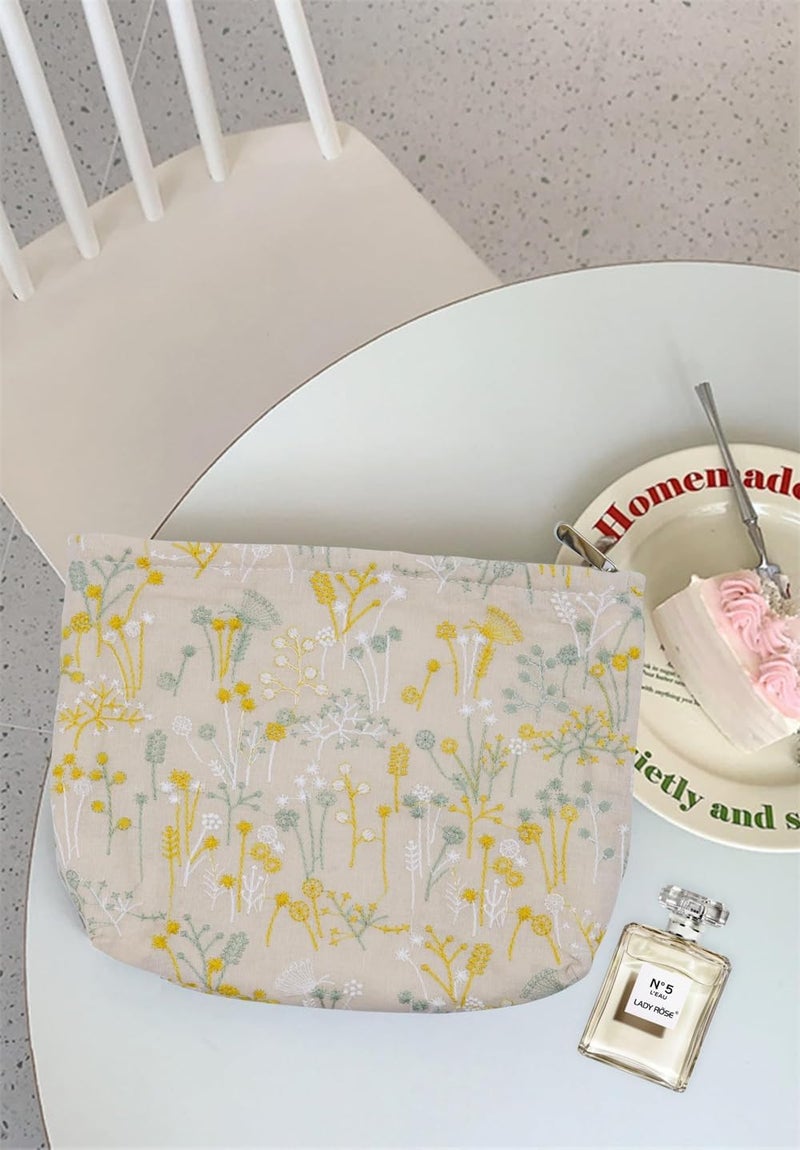 Cute Floral Cosmetic Bag - Embroidered Makeup Pouch with Zipper - Image 3