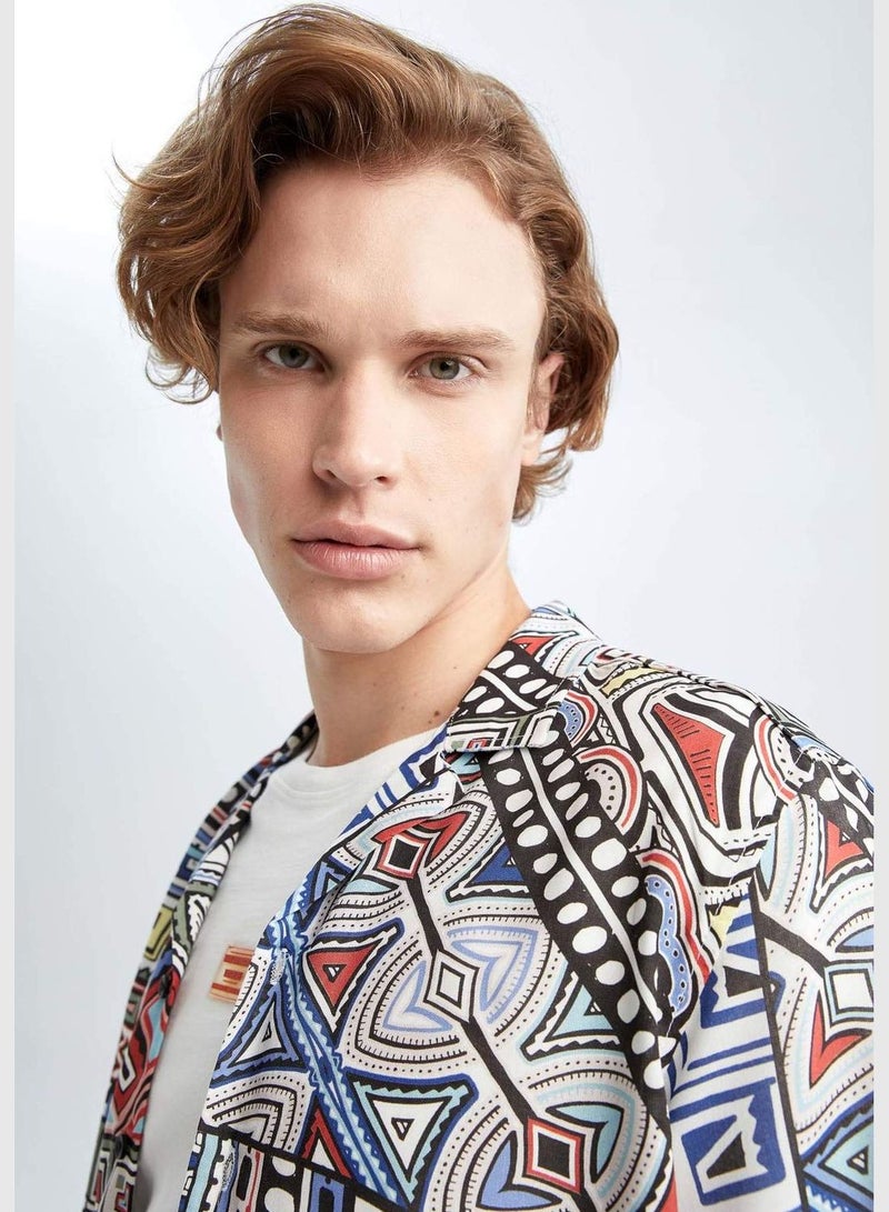 DeFacto Regular Fit Short Sleeve Mystic Print Viscose Shirt - Image 4