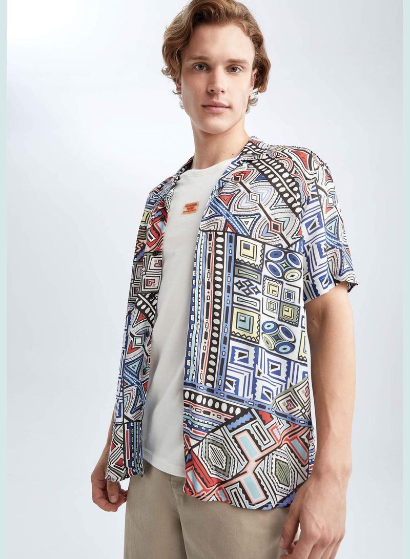 DeFacto Regular Fit Short Sleeve Mystic Print Viscose Shirt - Image 3