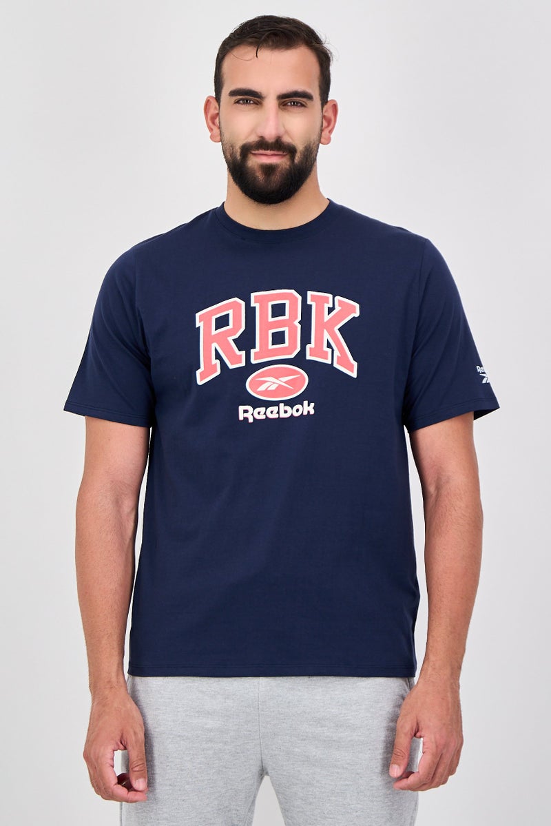 Reebok تي شيرت رياضي للرجال بأكمام قصيرة مناسب للخارج، أزرق داكن - Image 1