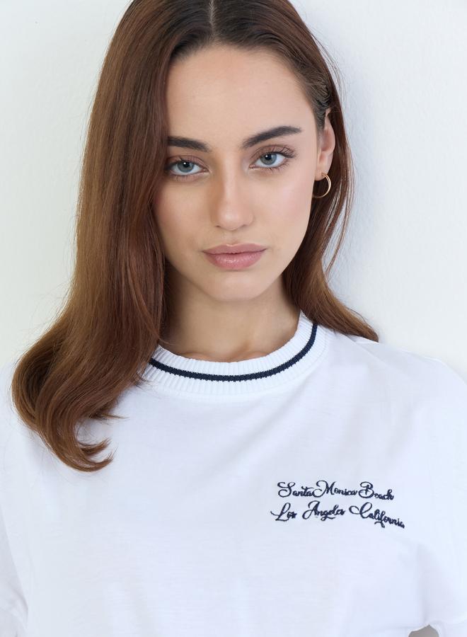 ستايلي تيشيرت واسع بتفاصيل مُطرّزة - Image 4