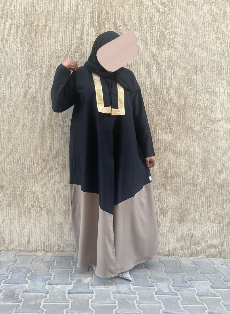 عباية سوداء مع قماش بيج