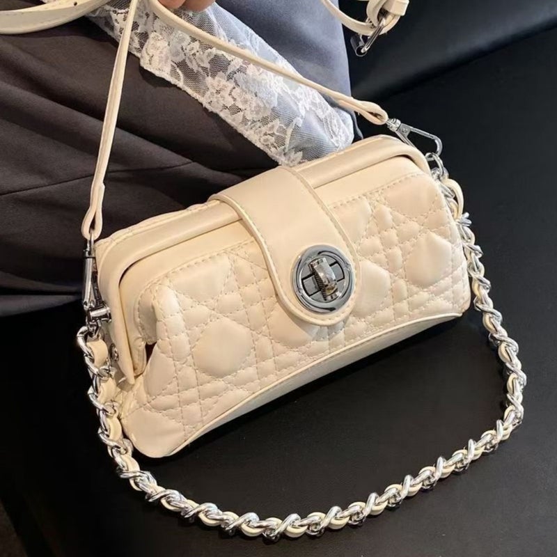 Fashionable Quilted Crossbody Bag for Women - Image 2