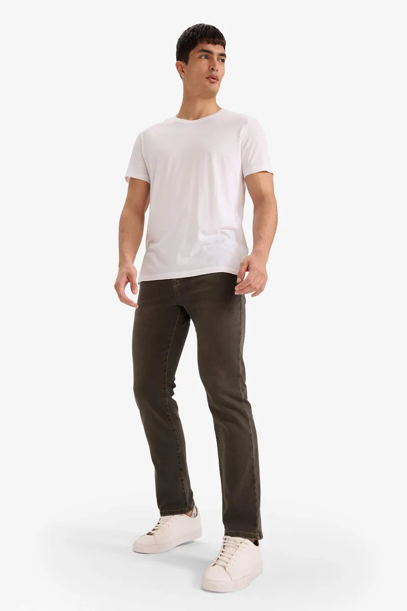 ديفاكتو Sergio Regular Fit Regular Waist Straight Leg Jeans