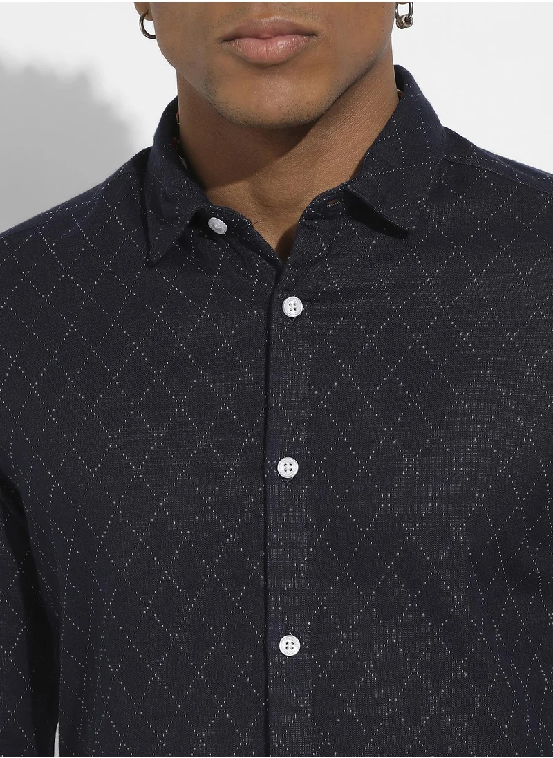 Campus Sutra Men's Navy Blue Chalk Diamomd Shirt