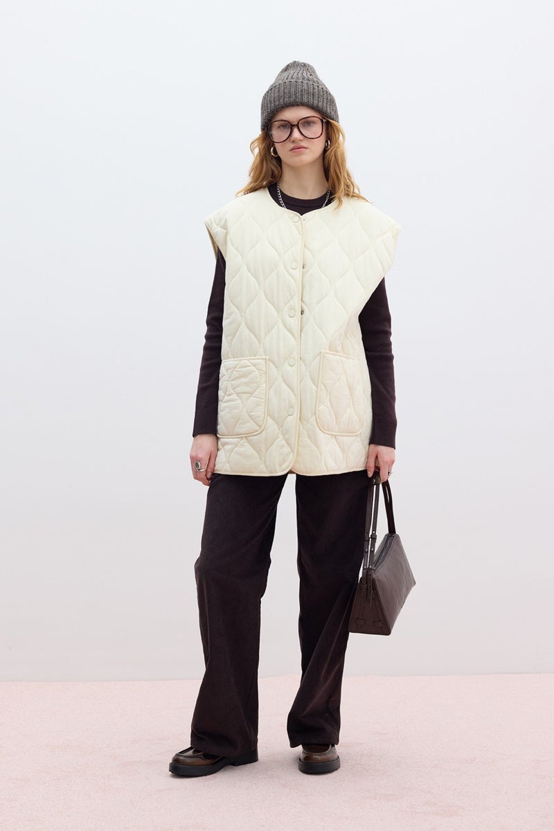 Manuka Quilted Pocket Vest Vanilla  - Image 3