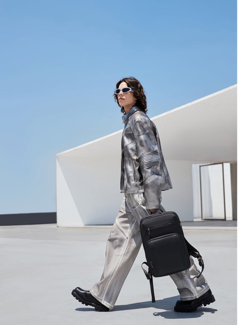 أركتيك هانتر حقيبة الظهر القطبية B00877 هي الخيار الأمثل للمحترفين والطلاب والمسافرين. بتصميمها العصري الذي يجمع بين الأناقة والعملية، توفر هذه الحقيبة مساحة تنظيمية واسعة بهيكل خفيف الوزن ومريح. - Image 4