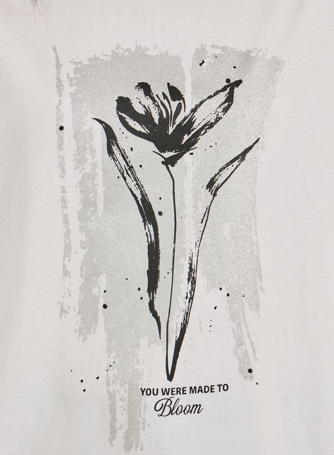 Styli Graphic Print Round Neck Oversized T-Shirt  - Image 4