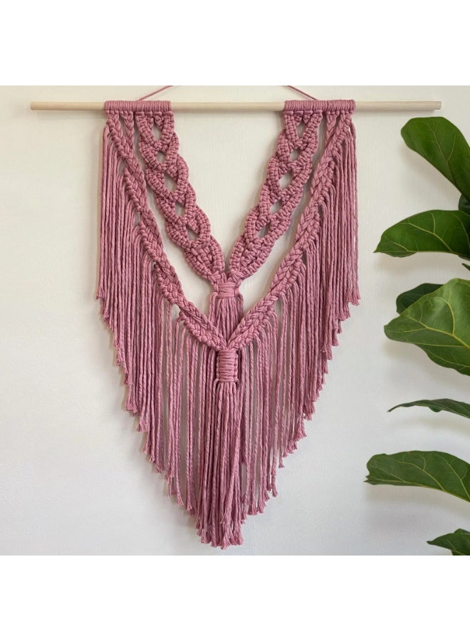 انتيكيانو قطعة فنية مصنوعة يدويًا من خيوط قطنية عالية الجودة، تتميز بتصميم بوهيمي راقٍ وعُقد متقنة تضيف لمسة من الدفء والأناقة لأي جدار. مثالية لتزيين غرف المعيشة أو النوم، وتضفي أجواءً طبيعية وهادئة على المساحة. - Image 1