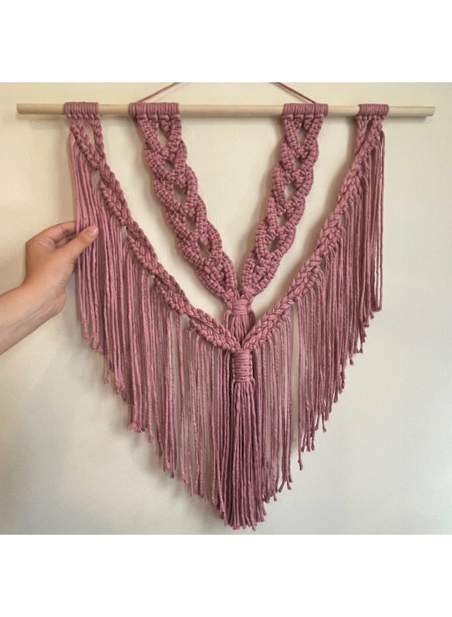 انتيكيانو قطعة فنية مصنوعة يدويًا من خيوط قطنية عالية الجودة، تتميز بتصميم بوهيمي راقٍ وعُقد متقنة تضيف لمسة من الدفء والأناقة لأي جدار. مثالية لتزيين غرف المعيشة أو النوم، وتضفي أجواءً طبيعية وهادئة على المساحة. - Image 2