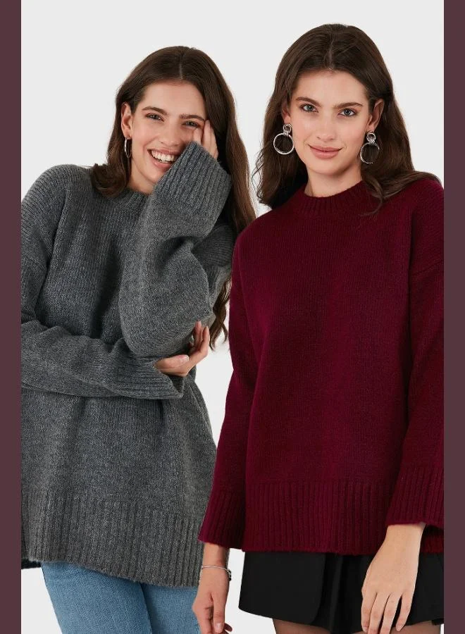 ليلا كنزة نسائية قطعتين برقبة دائرية بقصة عادية