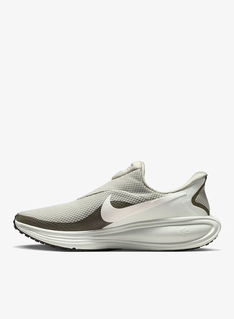 Nike Revolution 8 Easyon