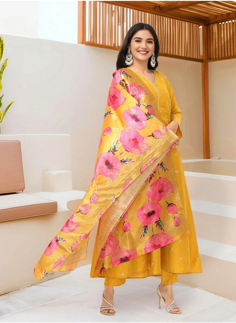 ISHIN Women YELLOW Kurta Set with Duppatta