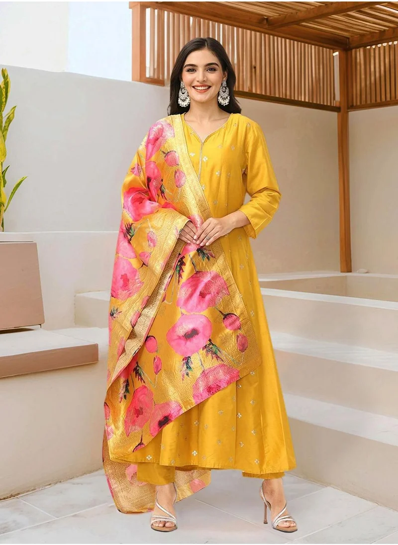 ISHIN Women YELLOW Kurta Set with Duppatta
