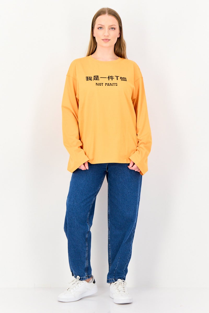 VERO MODA تي شيرت نسائي بأكمام طويلة وطباعة جرافيك، برتقالي - Image 4