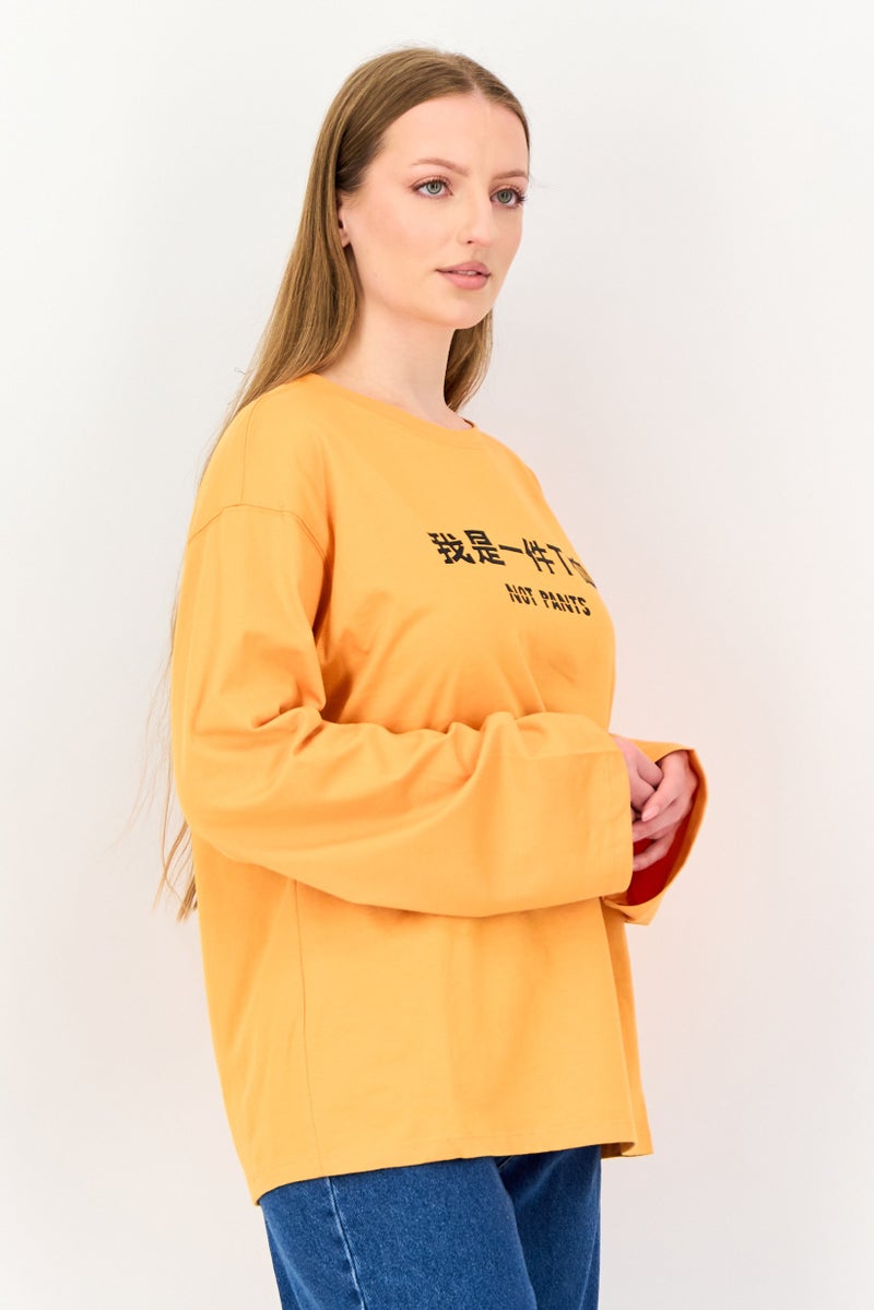 VERO MODA تي شيرت نسائي بأكمام طويلة وطباعة جرافيك، برتقالي - Image 2