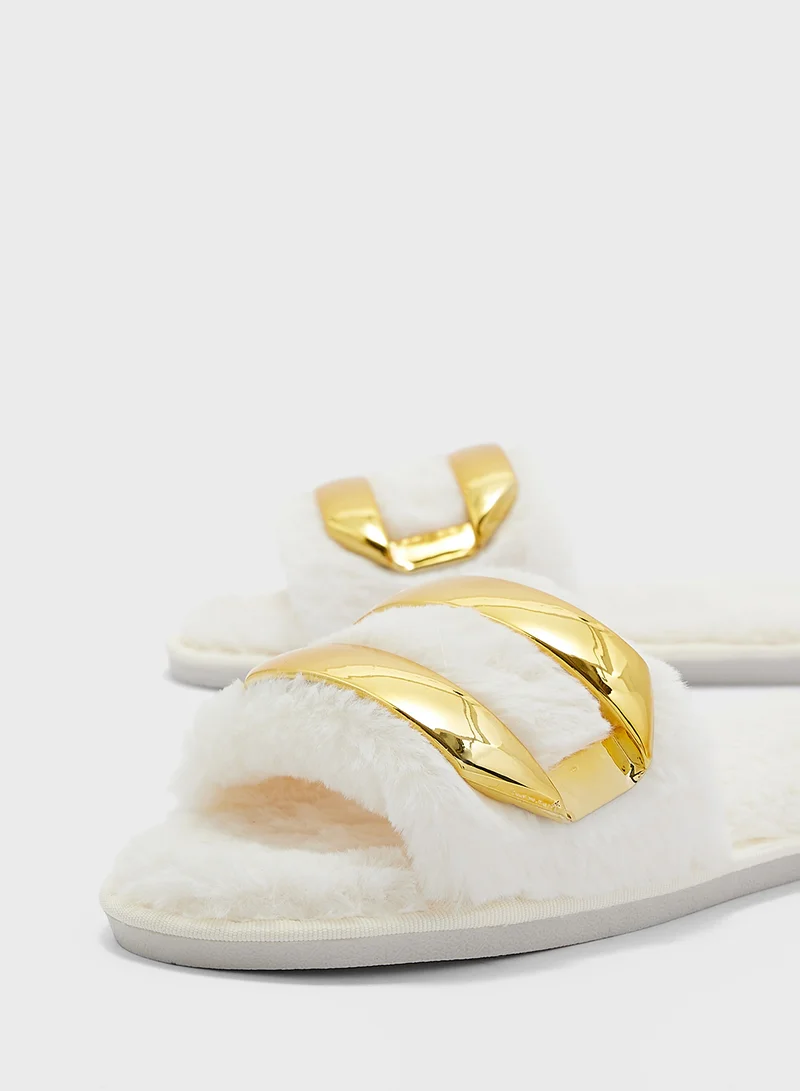 جينجر Metal Trim Fluffy One Strap Bedroom Slippers