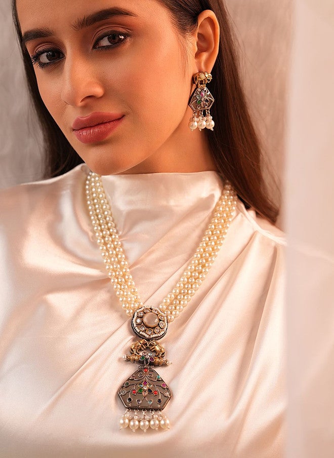 Binnis Wardrobe Gold Plated Kundan Studded & Beaded Necklace With Earrings - Image 1